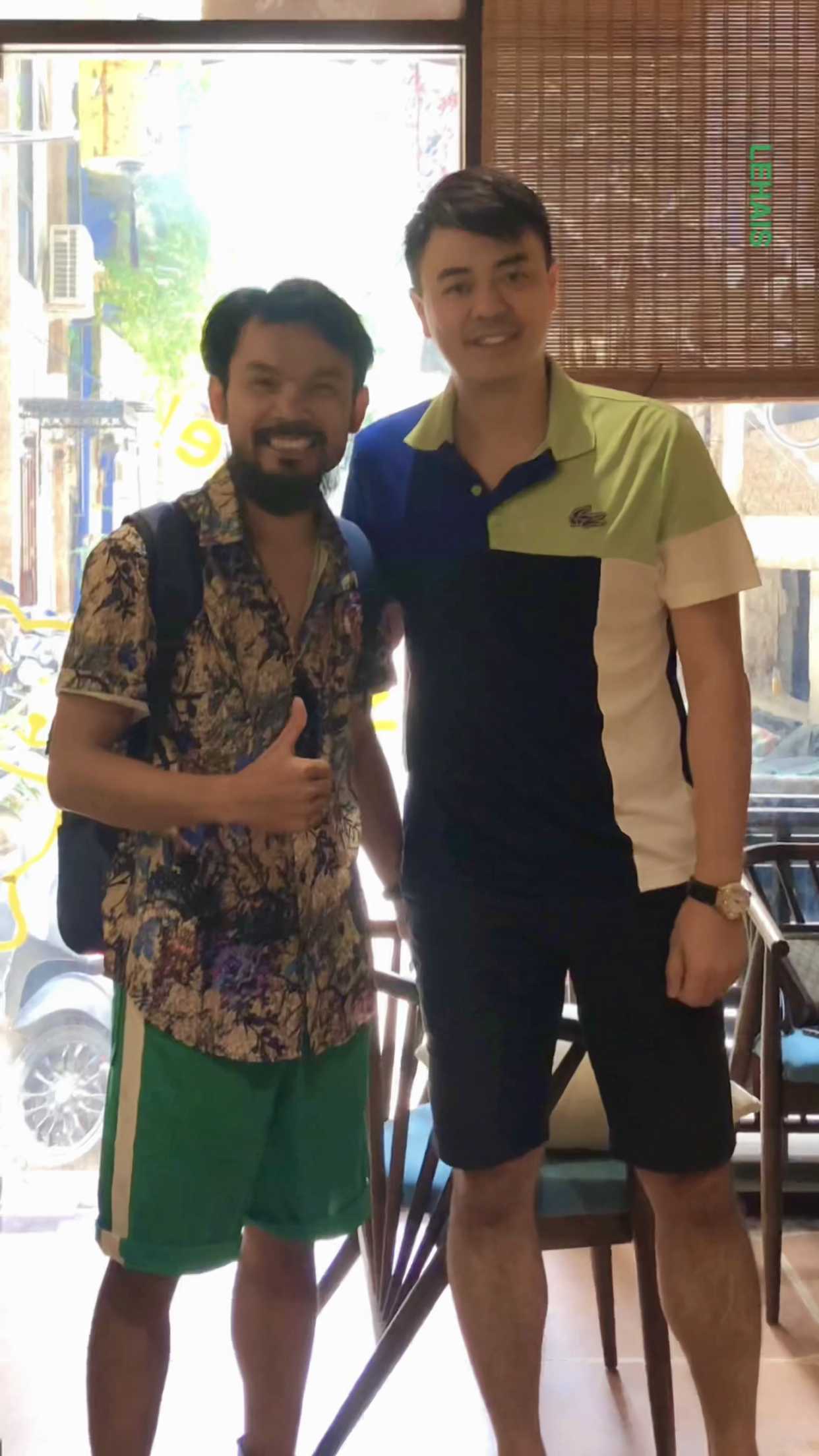 Bản chất bạn là người hướng nội nhưng thích sính ngoại và thích bú fame thì sẽ như thế nào?